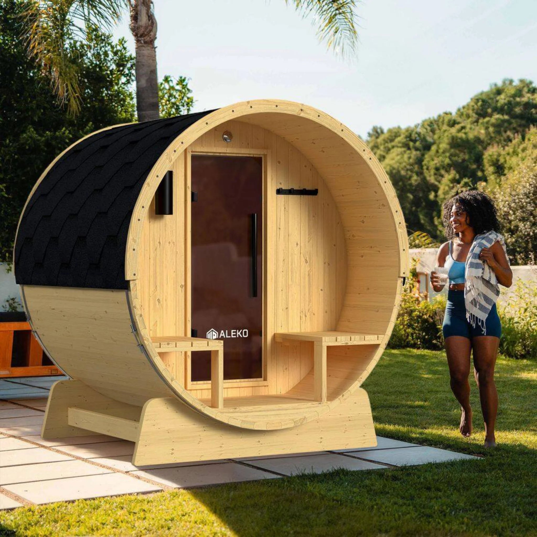 ALEKO Traditional Barrel Sauna with Canopy (2-4 Person; Outdoor/Indoor)